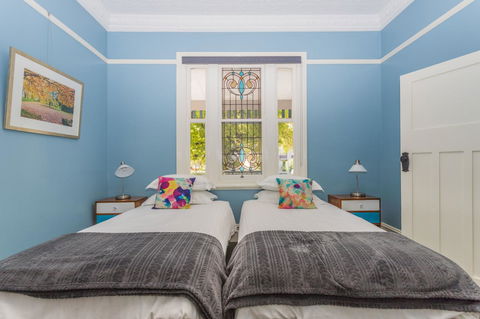 Blue Door Apartments - Travel Agents 8