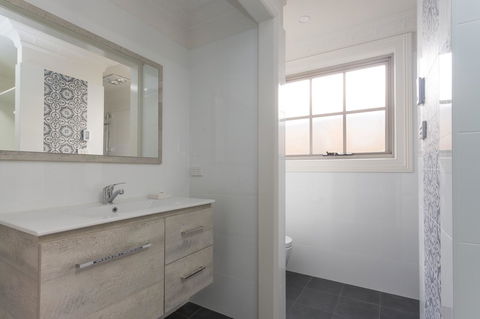 Blue Door Apartments - Travel Agents 15