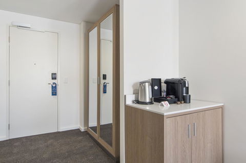 Metro Hotel Perth - Tourism Guide 1