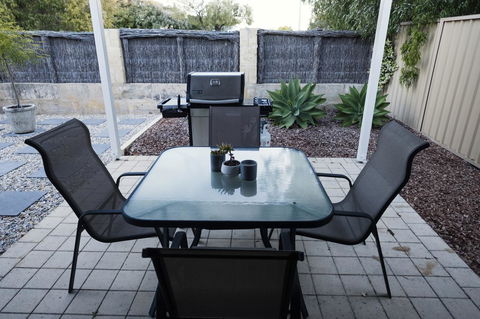 FortyTwo - Oceanside Retreat Busselton - Travel Agents 5