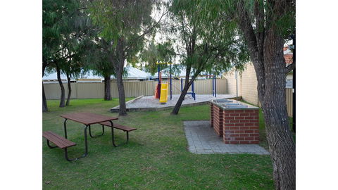 FortyTwo - Oceanside Retreat Busselton - Travel Agents 18