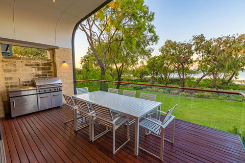 Aqua Resort Busselton - Travel Agents 3