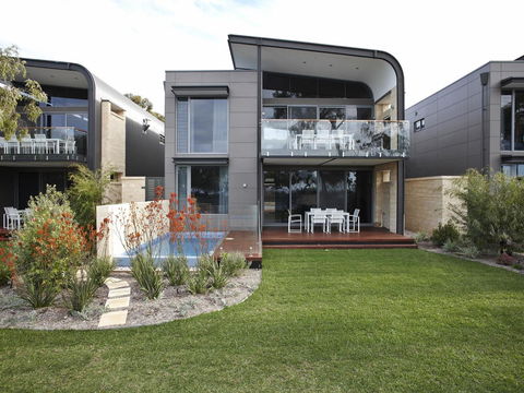 Aqua Resort Busselton - Travel Agents 13