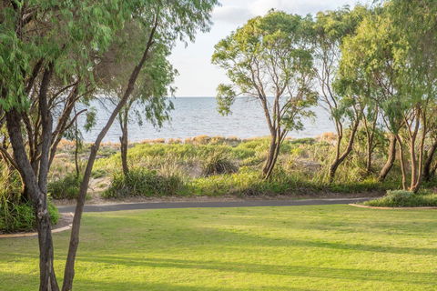 Cape View Beach Resort - Travel Agents 13