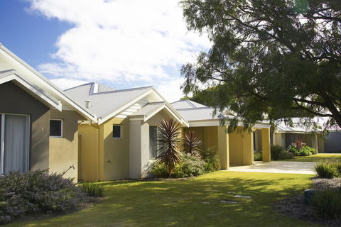 Cape View Beach Resort - Travel Agents 37