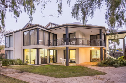 Cape View Beach Resort - Travel Agents 21