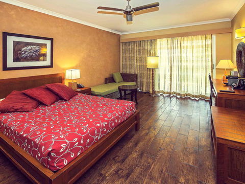 The Continental Hotel - Travel Agents 42