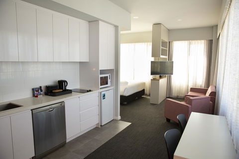 The Gerald Apartment Hotel - Cruises Travel 25