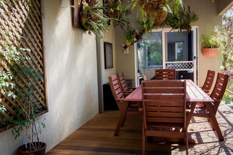 Nelson Bay Bed & Breakfast - Cruises Travel 38
