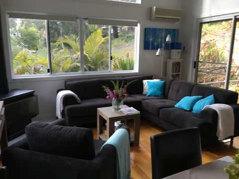 Nelson Bay Bed & Breakfast - Cruises Travel 6