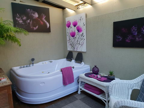 Nelson Bay Bed & Breakfast - Cruises Travel 3