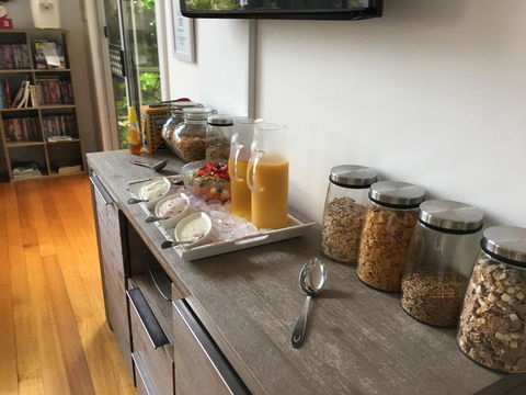 Nelson Bay Bed & Breakfast - Cruises Travel 19