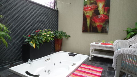 Nelson Bay Bed & Breakfast - Cruises Travel 9