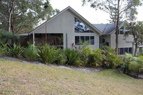 Nelson Bay Bed & Breakfast - Cruises Travel 34