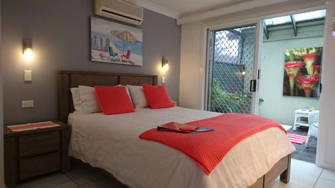 Nelson Bay Bed & Breakfast - Cruises Travel 14