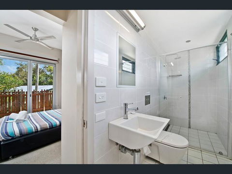 Crescent Head Spa Villa - Travel Search 5