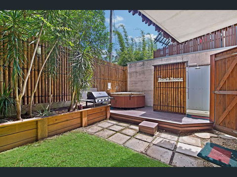 Crescent Head Spa Villa - Travel Search 11