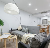 Inner City Stylish apt Walk to Green Square - Cruises Travel