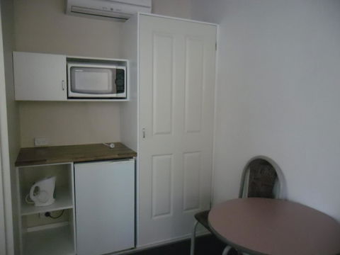 Ben Chifley Motor Inn - Travel Search 37