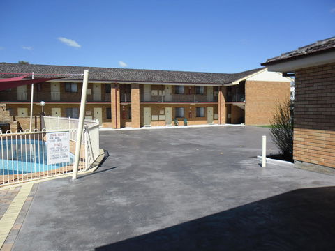 Ben Chifley Motor Inn - Travel Search 35