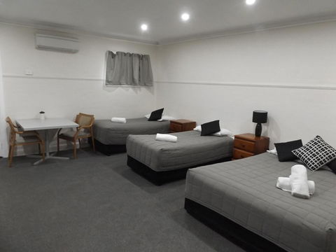 Ben Chifley Motor Inn - Travel Search 5