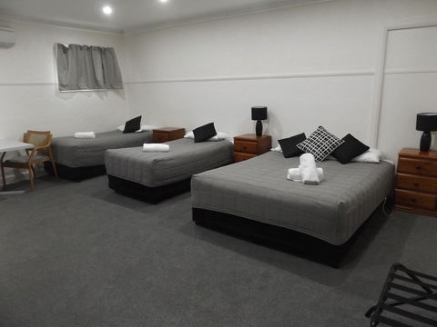 Ben Chifley Motor Inn - Travel Search 1
