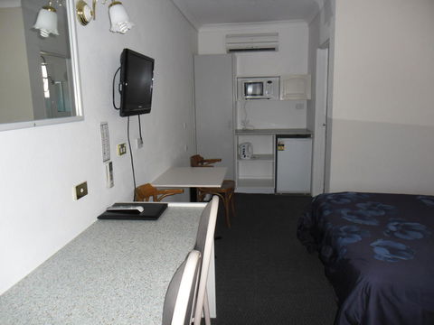 Ben Chifley Motor Inn - Travel Search 31