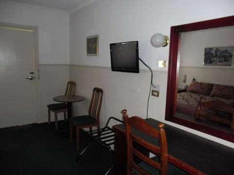 Ben Chifley Motor Inn - Travel Search 41
