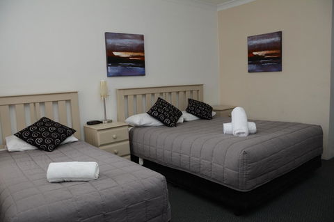 Ben Chifley Motor Inn - Travel Search 13