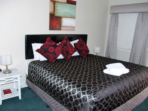 Ben Chifley Motor Inn - Travel Search 25