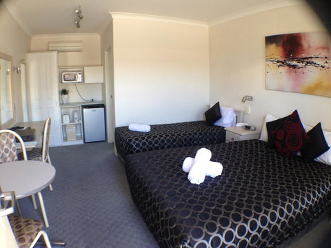 Ben Chifley Motor Inn - Travel Search 29
