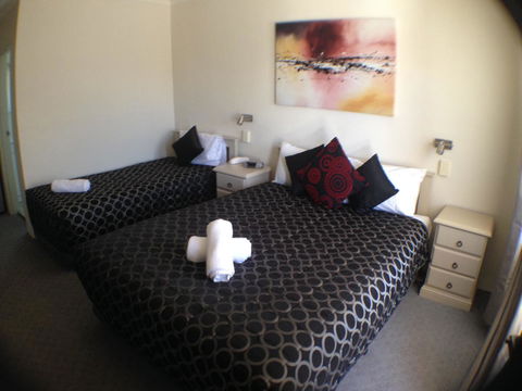 Ben Chifley Motor Inn - Travel Search 28