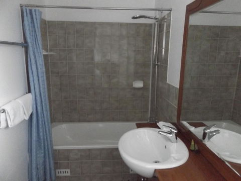 Ben Chifley Motor Inn - Travel Search 7