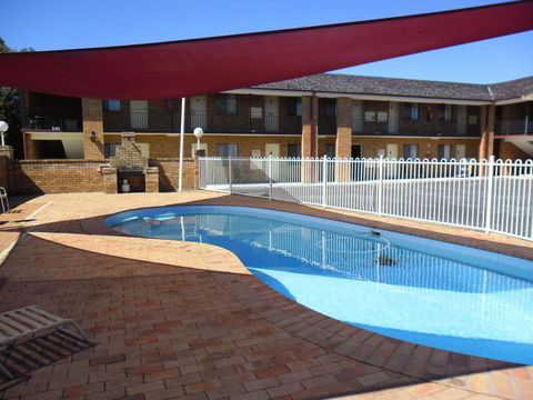Ben Chifley Motor Inn - Travel Search 32