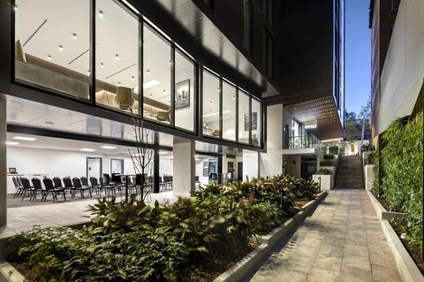 Quest North Sydney - Travel Agents 23