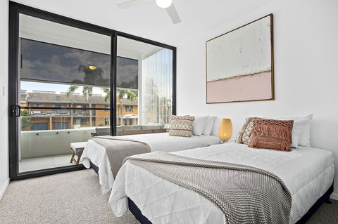 No 5 Rockpool 69 Ave Sawtell - Travel Agents 8