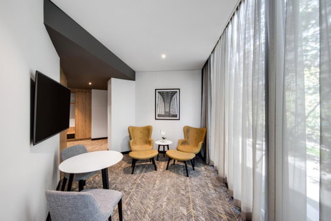 Vibe Hotel North Sydney - Tourism Guide 9