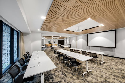 Vibe Hotel North Sydney - Tourism Guide 10