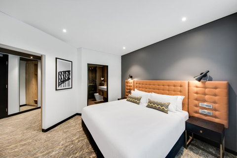 Vibe Hotel North Sydney - Tourism Guide 11