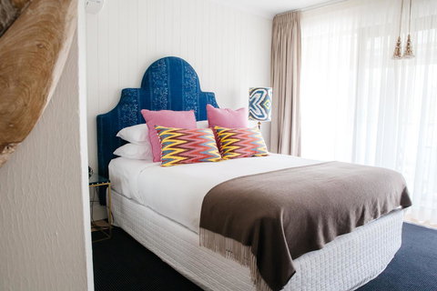 The Lord Byron - Tourism Guide 1