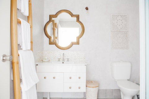 The Lord Byron - Tourism Guide 10