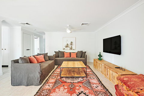 The Lord Byron - Tourism Guide 28