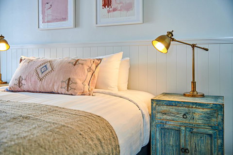 The Lord Byron - Tourism Guide 16