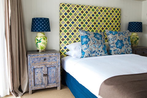 The Lord Byron - Tourism Guide 4