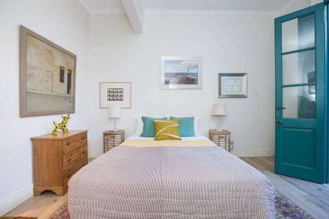 Bondi Beach House - Tourism Guide 37