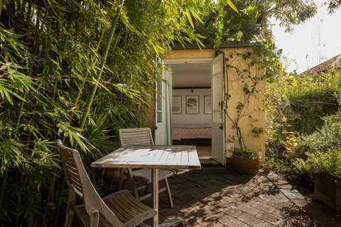 Bondi Beach House - Tourism Guide 9