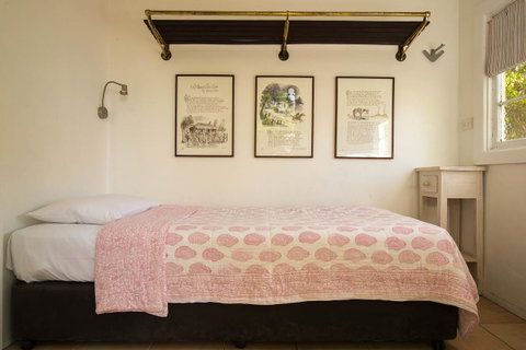 Bondi Beach House - Tourism Guide 26