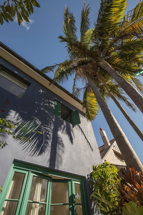 Bondi Beach House - Tourism Guide 4