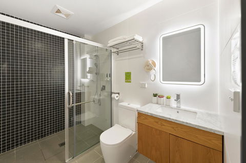 YEHS Hotel Sydney QVB - Travel Agents 24