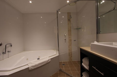 Crowne Plaza Hawkesbury Valley, An IHG Hotel - Cruises Travel 10